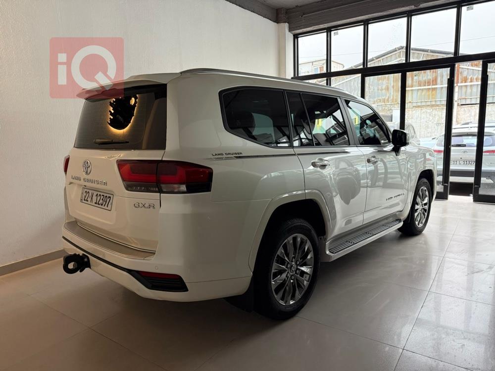 تۆیۆتا لاند کروزەر